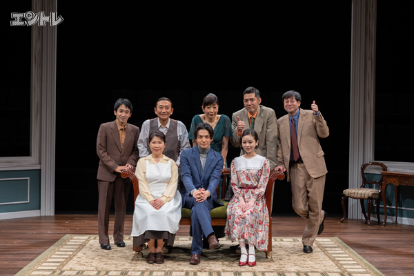 シス・カンパニー公演『ほんとうのハウンド警部』出演者集合写真　撮影・加藤孝